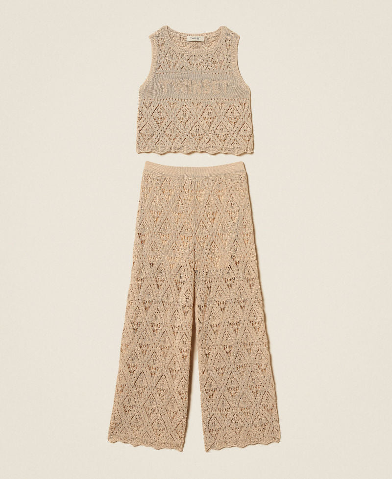 Top e pantaloni ampi in maglia a rombi