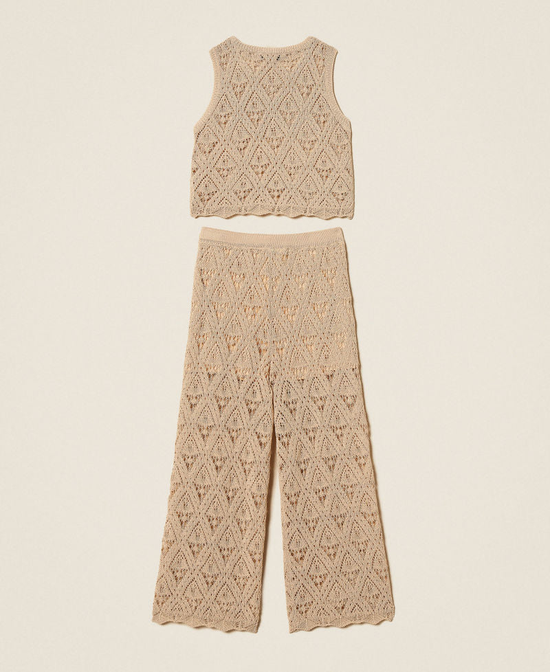 Top e pantaloni ampi in maglia a rombi