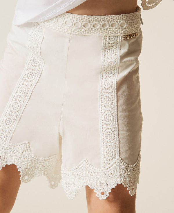 Shorts baby in popeline con pizzo