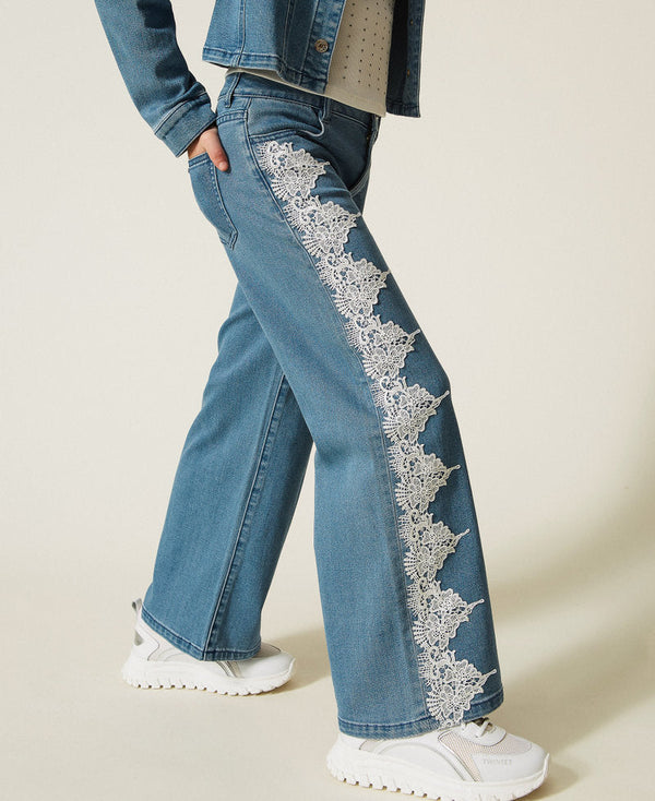 Jeans ampi con pizzo