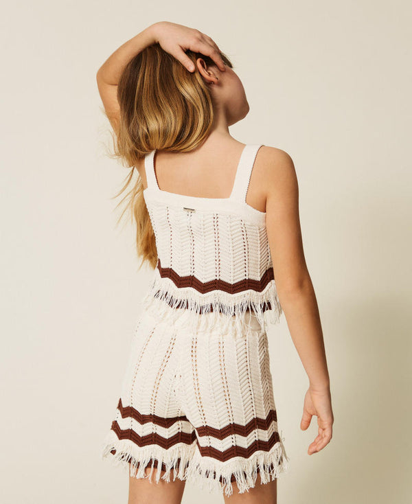 Top e shorts in maglia con zig-zag