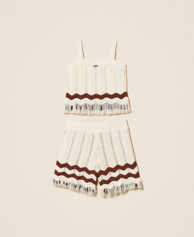 Top e shorts in maglia con zig-zag