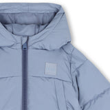 BOSS Kids Piumino con cappuccio e badge logo - Blu lavanda