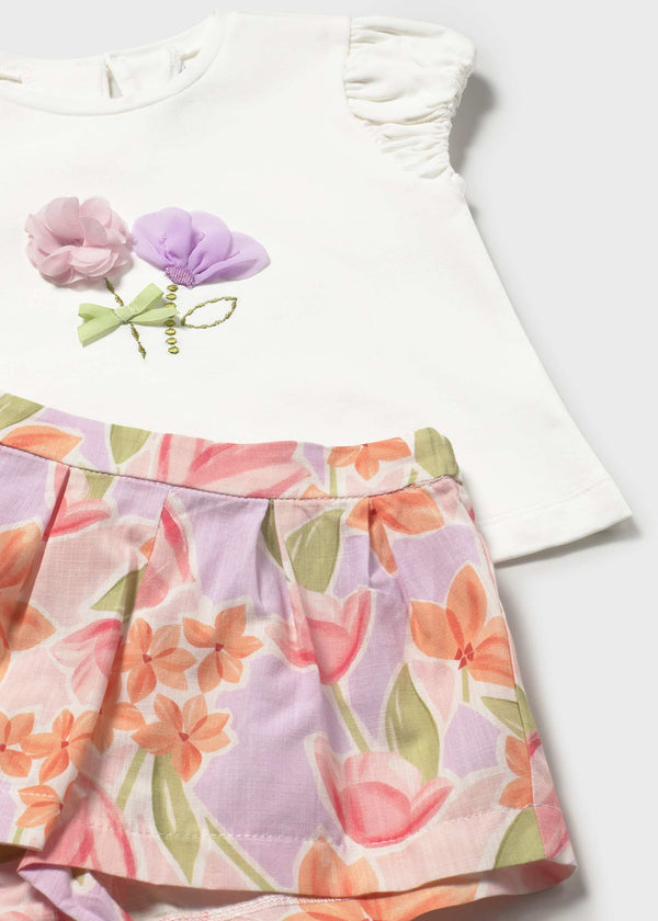 Completo con bermuda fiori e maglietta neonata