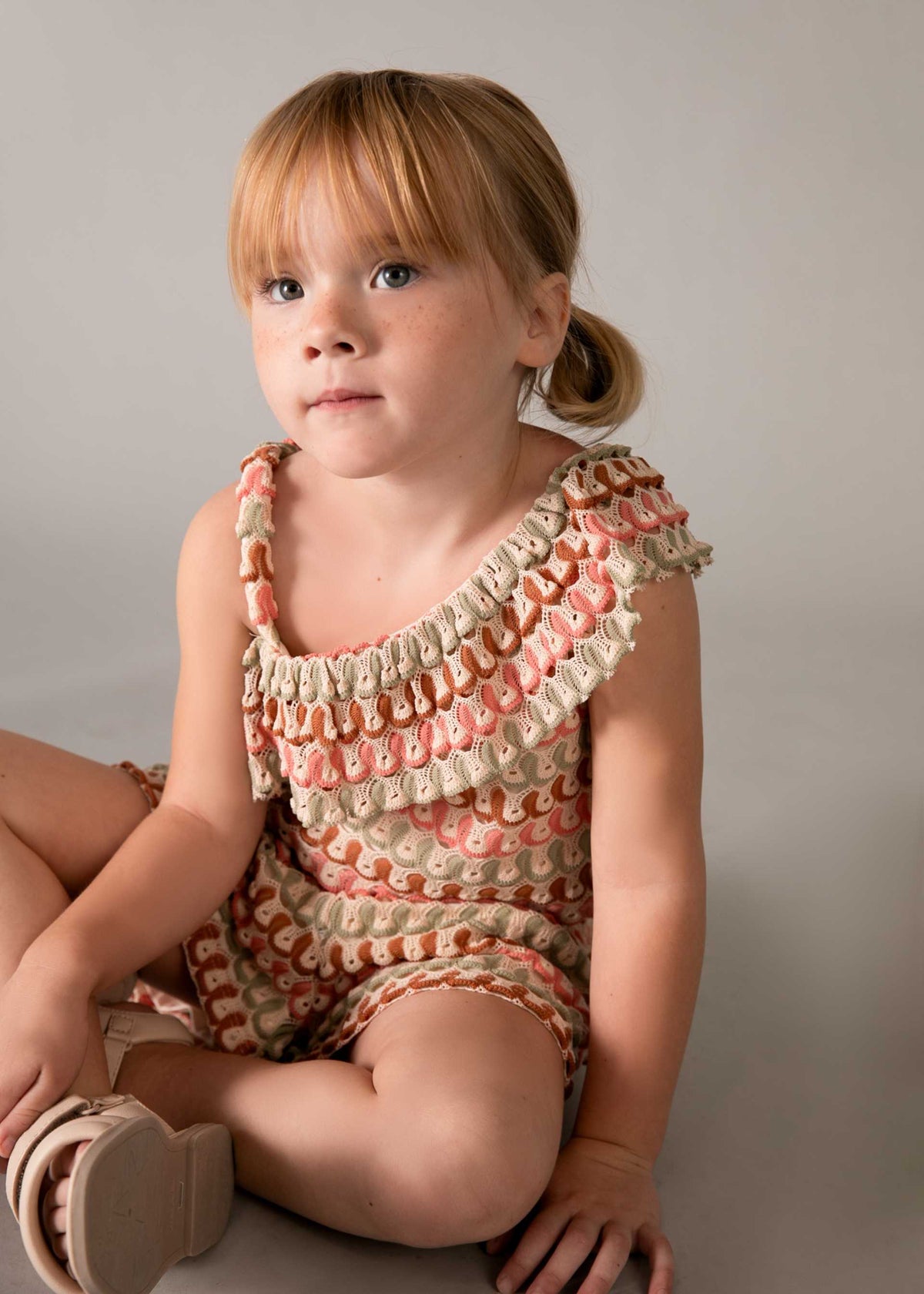 Completo shorts e top asimmetrico bambina